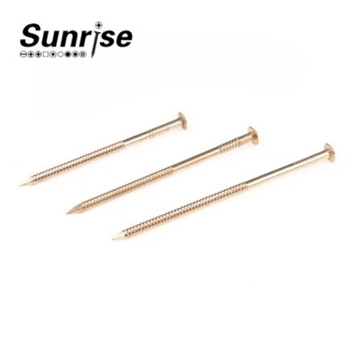 Unhas cortadas com cabeça de rosa